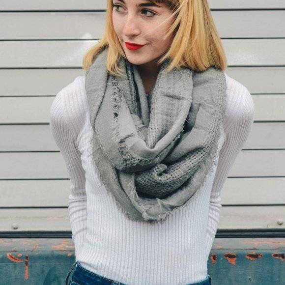 Frayed Edge Open Grid Infinity - Picture 2 of 6